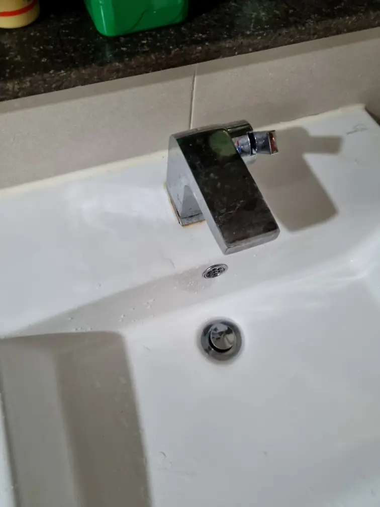 세면대 원홀 수전 교체, 한 손으로 깔끔하게 바꿔 드립니다